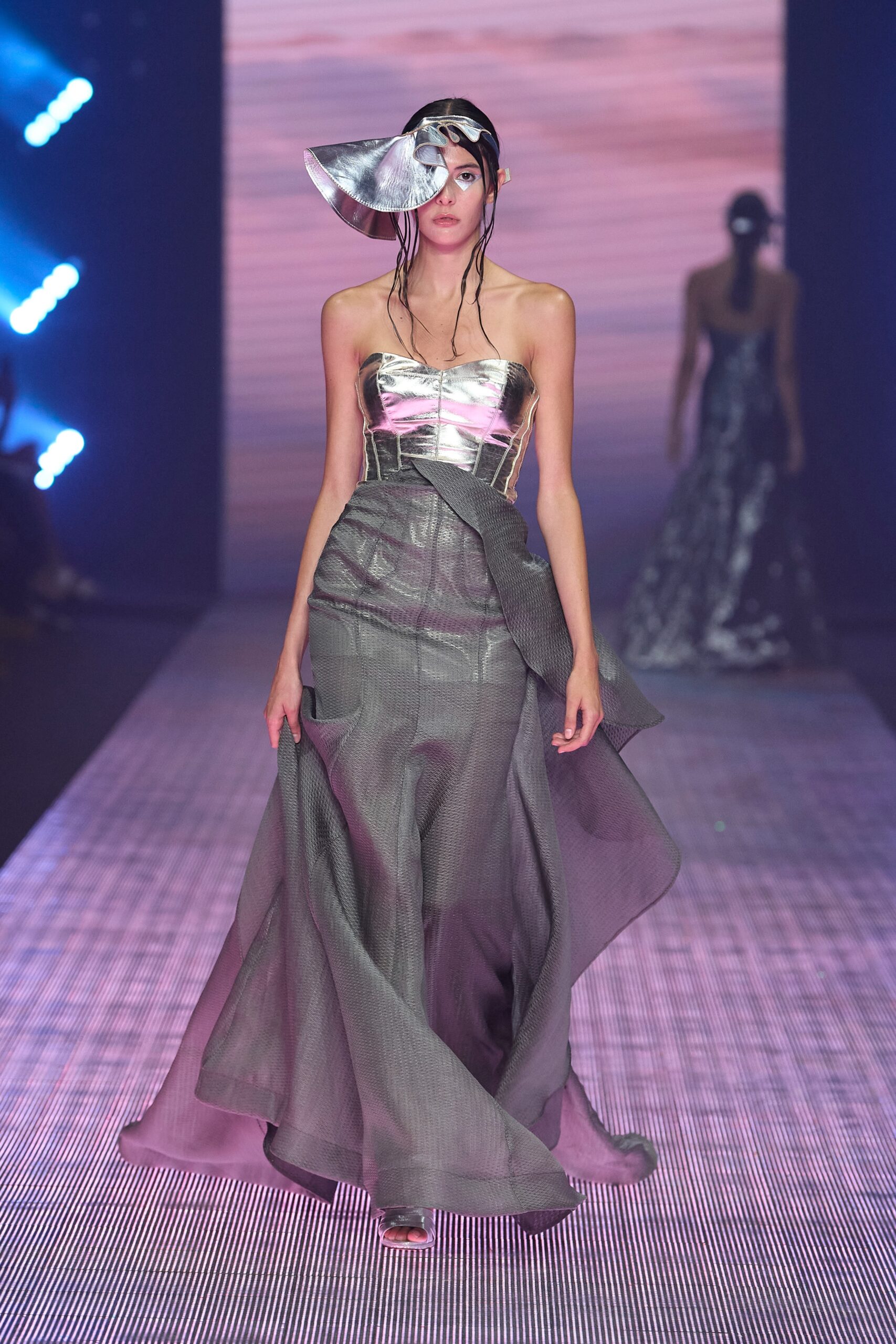 abiti da cerimonia lungo a sirena in organza goffrata e pelle specchiata argento, sexy ,autunno inverno